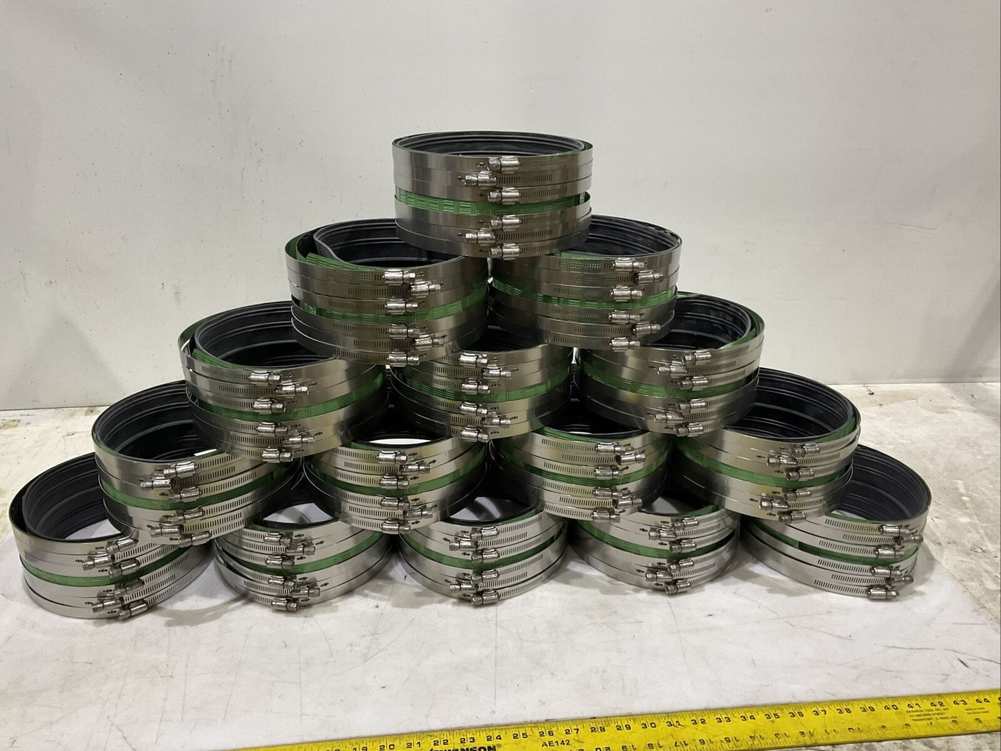 PROFLO PFNHHHGCX 8” HEAVY DUTY NO-HUB COUPLINGS LOT OF 15 373