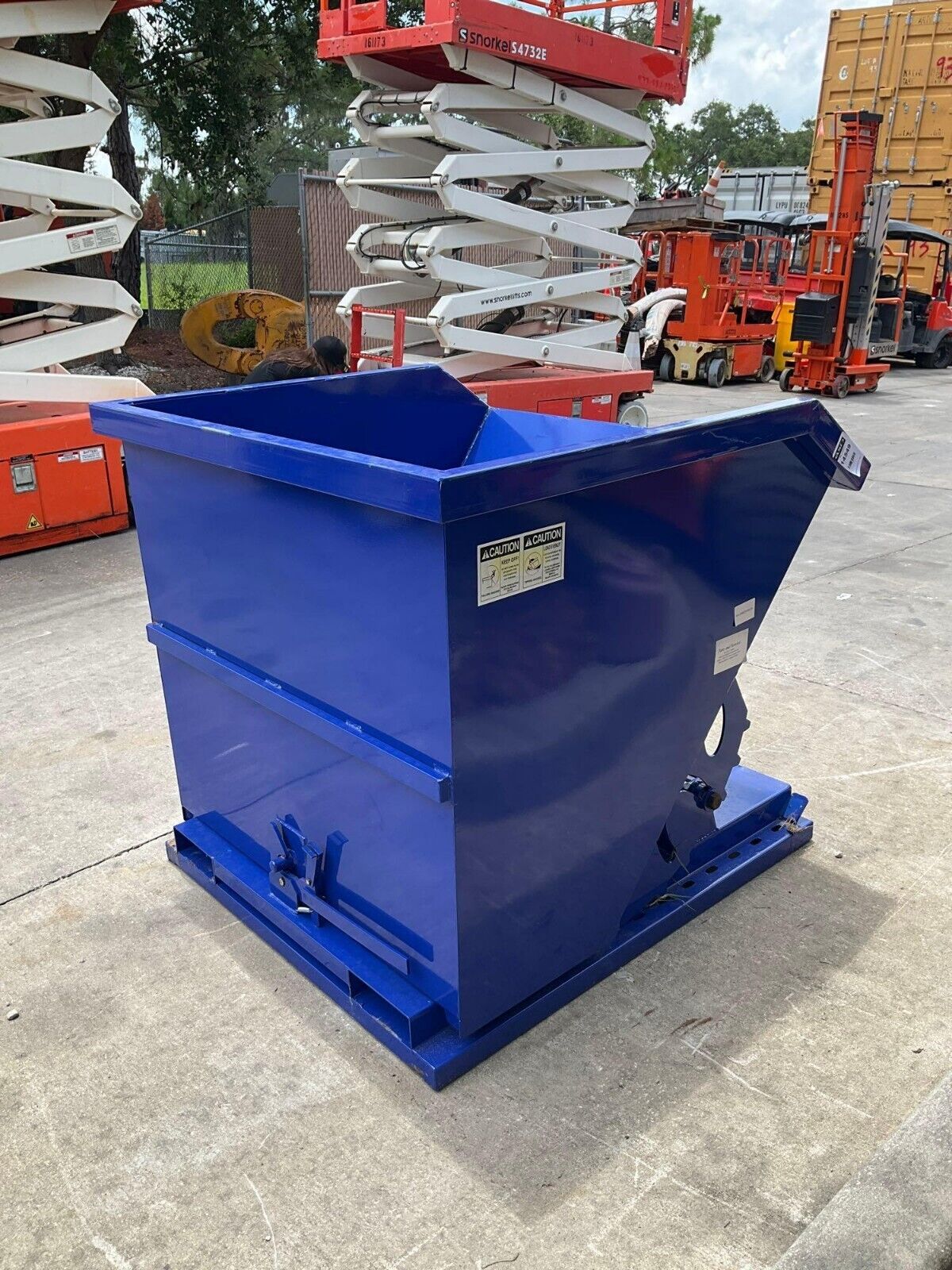 UNUSED 1CU YARD SELF DUMPING HOPPER WITH FORK POCKETS