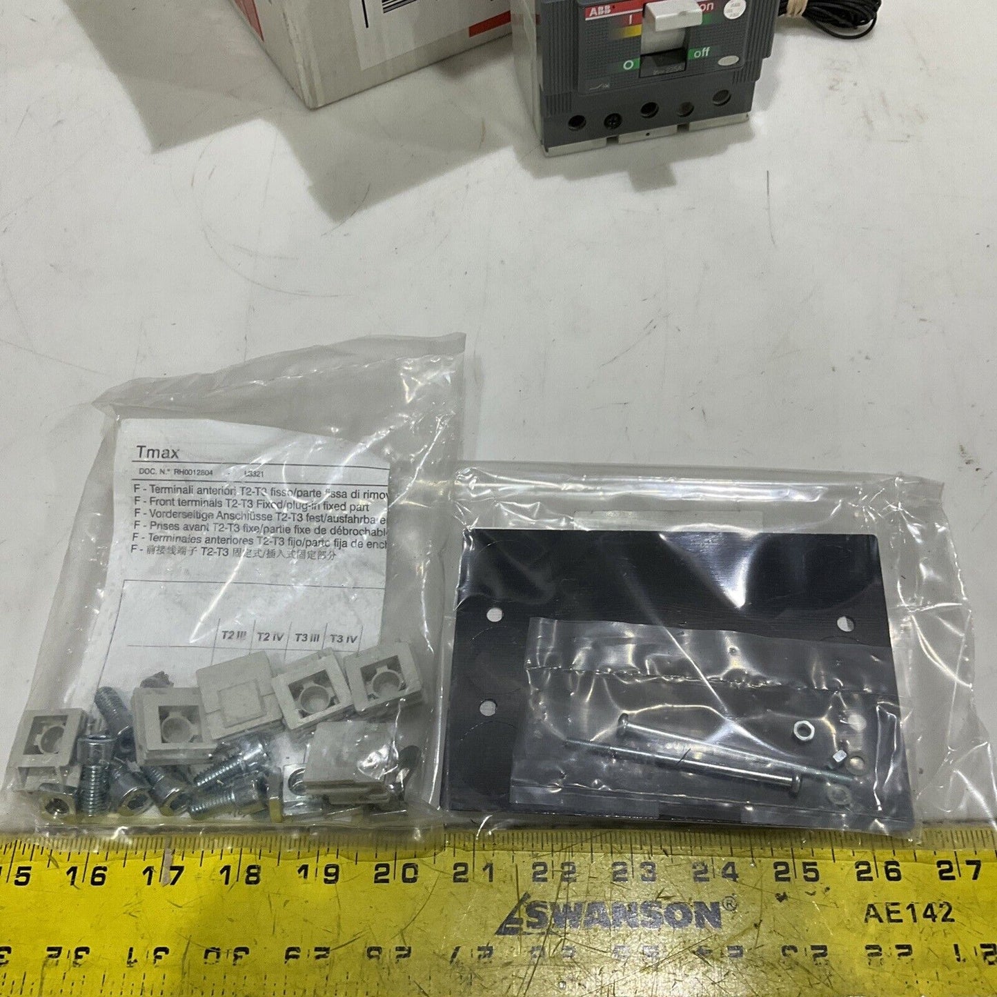 ABB SACE T3N 225 T3N225TWA CIRCUIT BREAKER WITH AUXILIARY SWITCH 3P 225A U3S