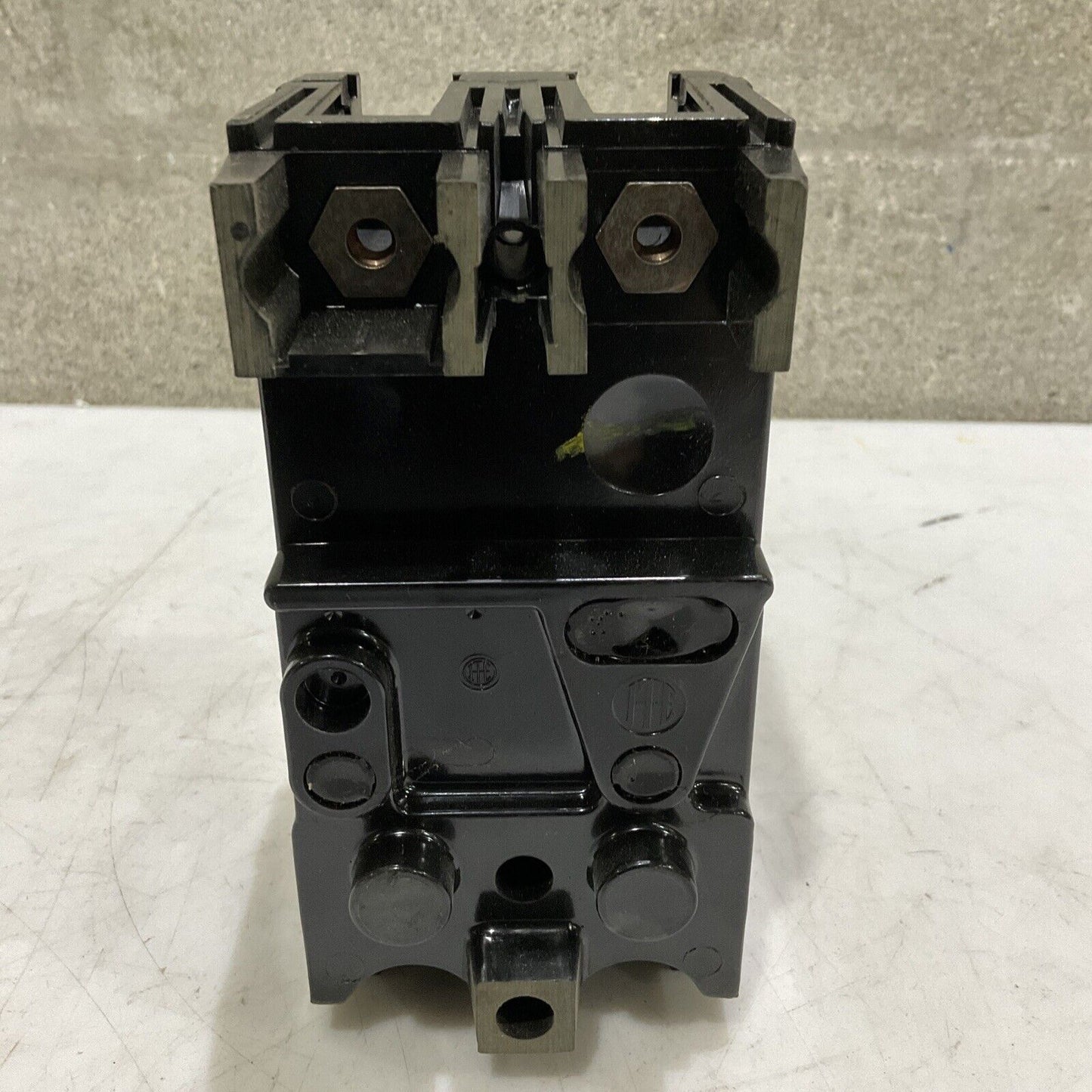 ITE EE2-B015 CIRCUIT BREAKER 2-P 125/250V 15A 373