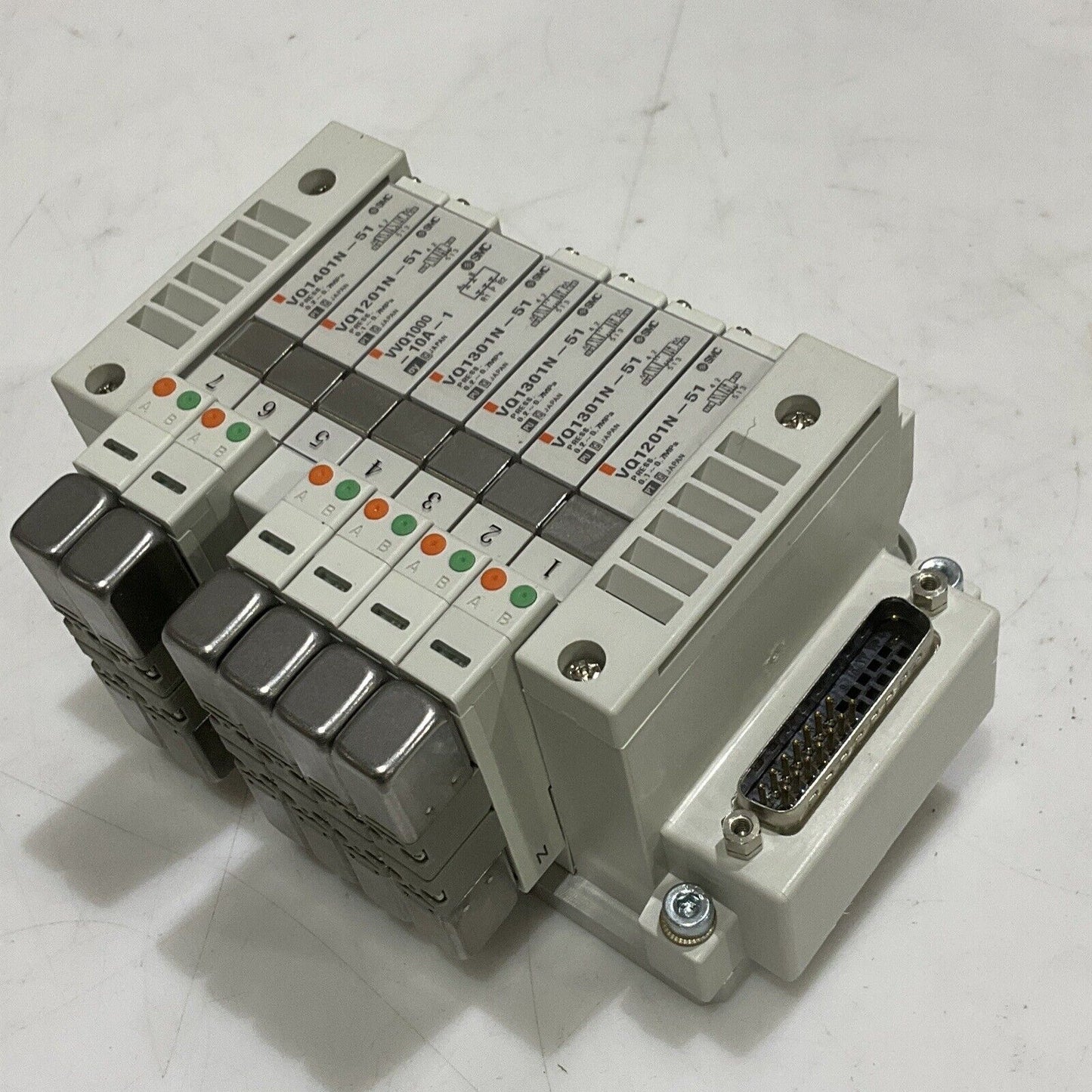 SMC VV5Q11-07-DAL01092 164K881G01 SOLENOID VALVE MANIFOLD 7 STATION 373