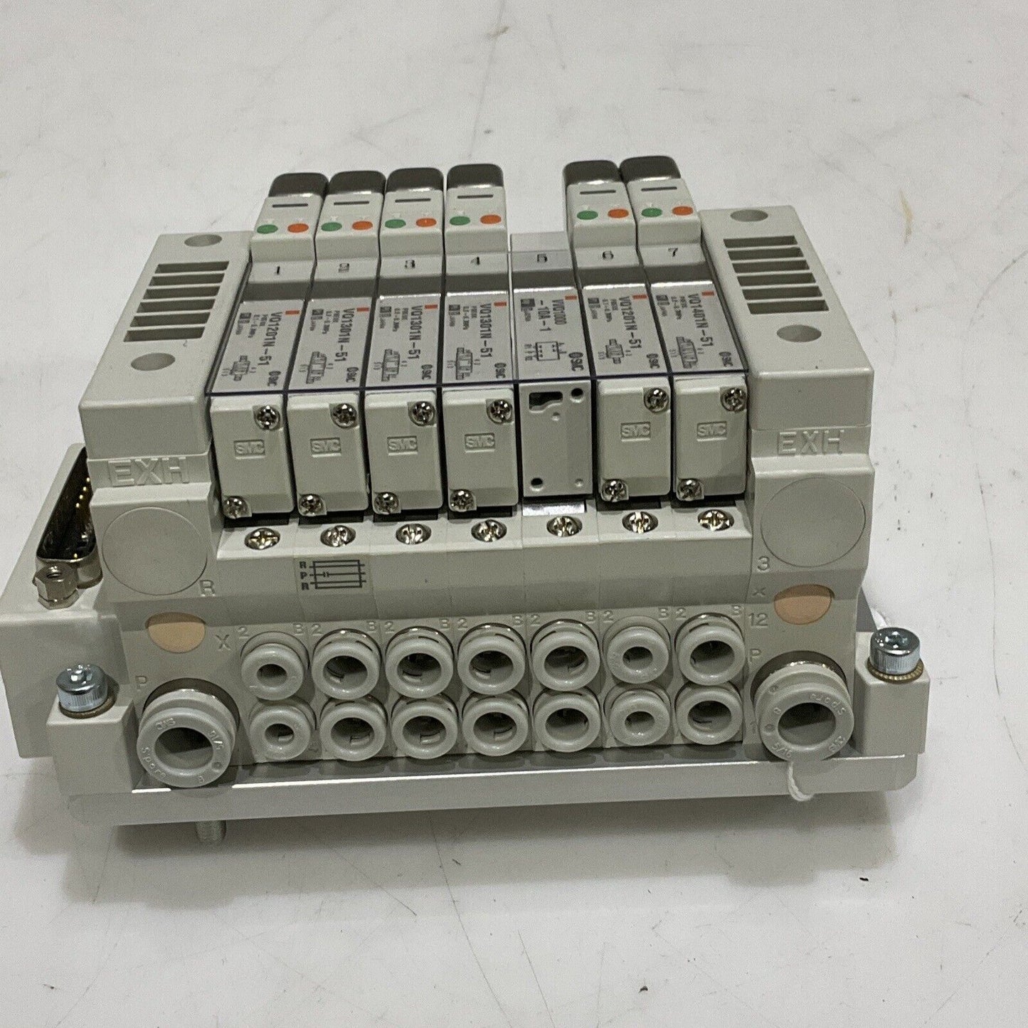 SMC VV5Q11-07-DAL01092 164K881G01 SOLENOID VALVE MANIFOLD 7 STATION 373