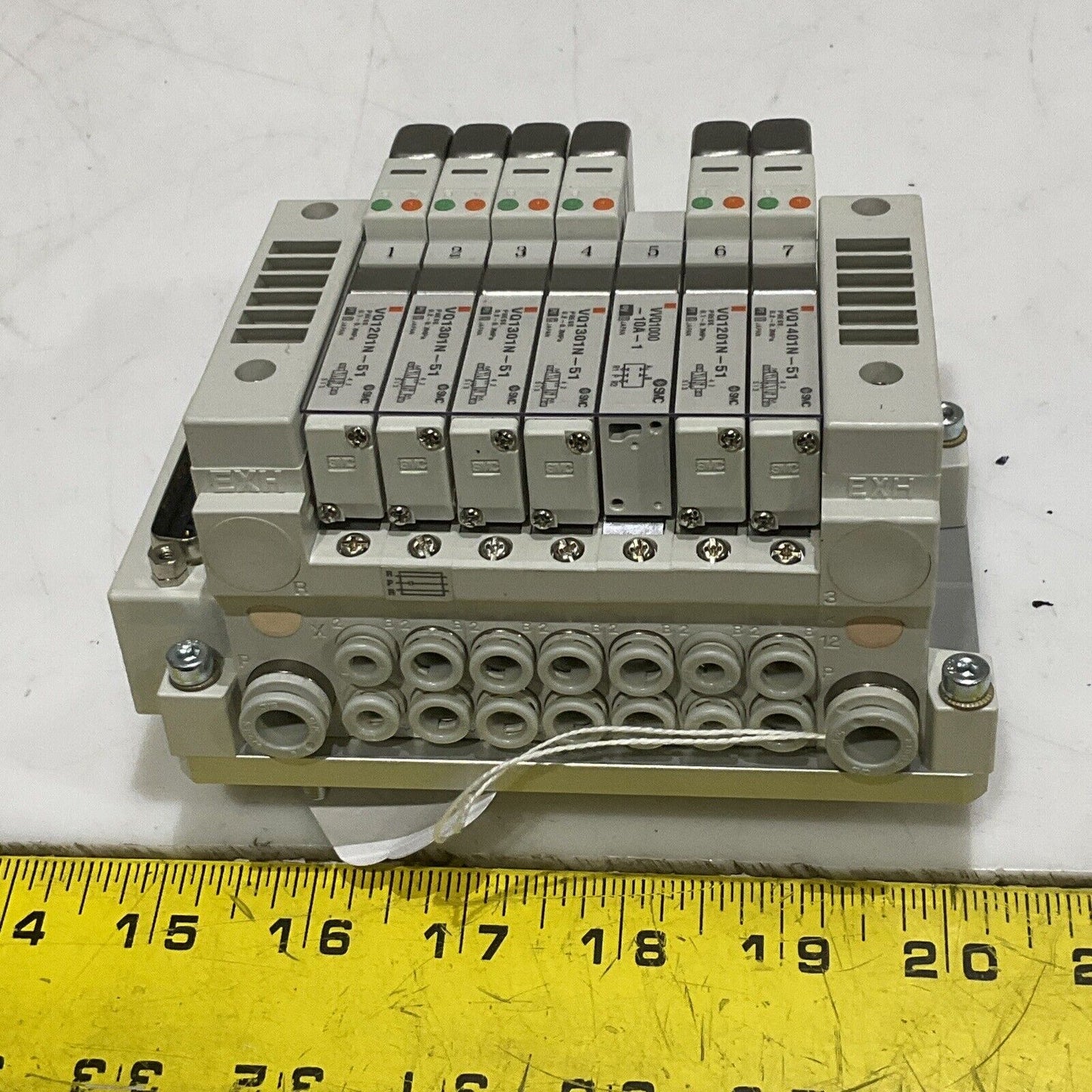 SMC VV5Q11-07-DAL01092 164K881G01 SOLENOID VALVE MANIFOLD 7 STATION 373