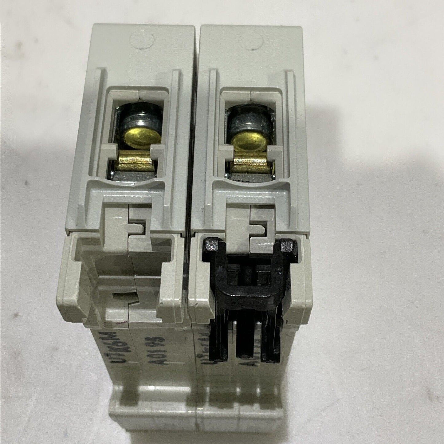 ABB S202U-K6 CIRCUIT BREAKER 2P 240VAC 6A UL489 TRIP CURVE K U3S