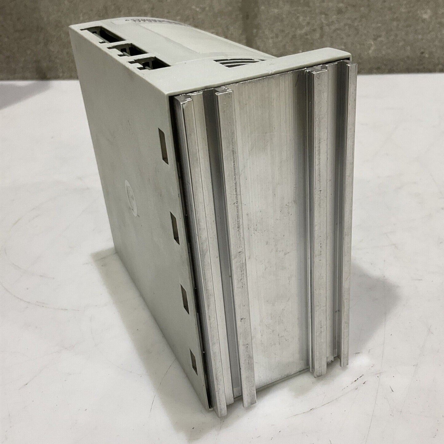 LENZE EPL 10200 DRIVE PLC CONTROLLER 24V 4.2A 3A D-31855 U3S