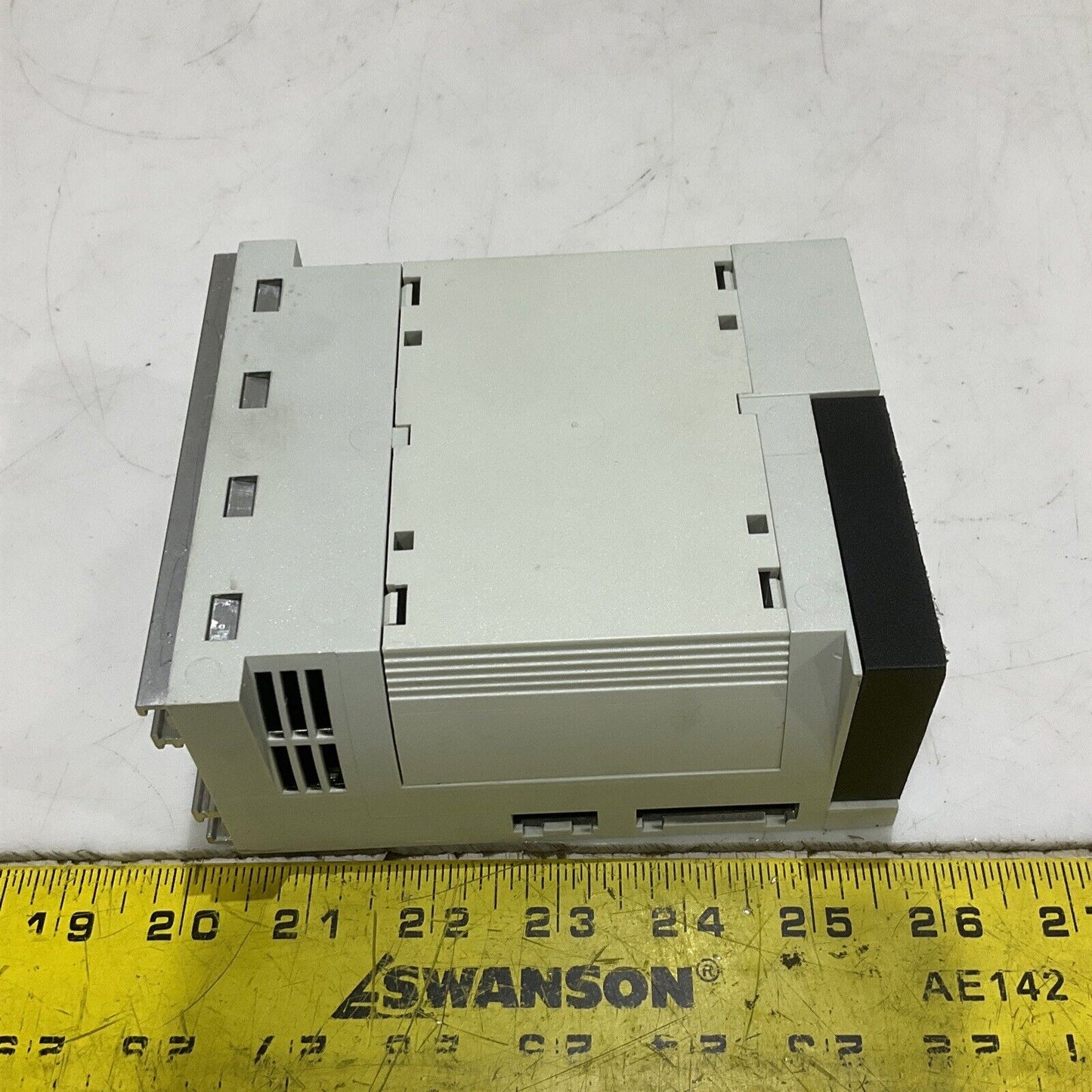 LENZE EPL 10200 DRIVE PLC CONTROLLER 24V 4.2A 3A D-31855 U3S