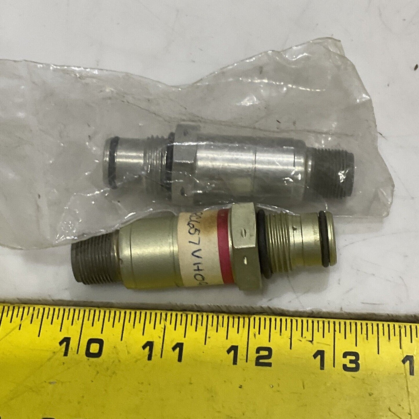 PALL RC657VH097 DIFFERENTIAL PRESSURE SWITH 110V AC LOT OF 2 881