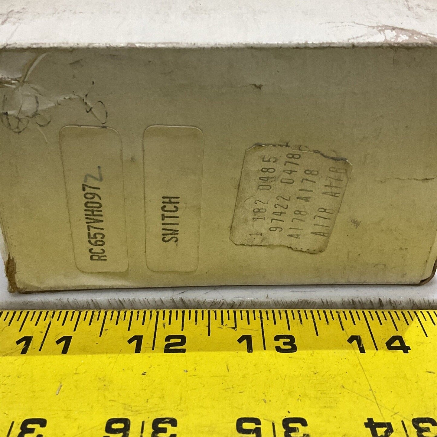 PALL RC657VH097 DIFFERENTIAL PRESSURE SWITH 110V AC LOT OF 2 881