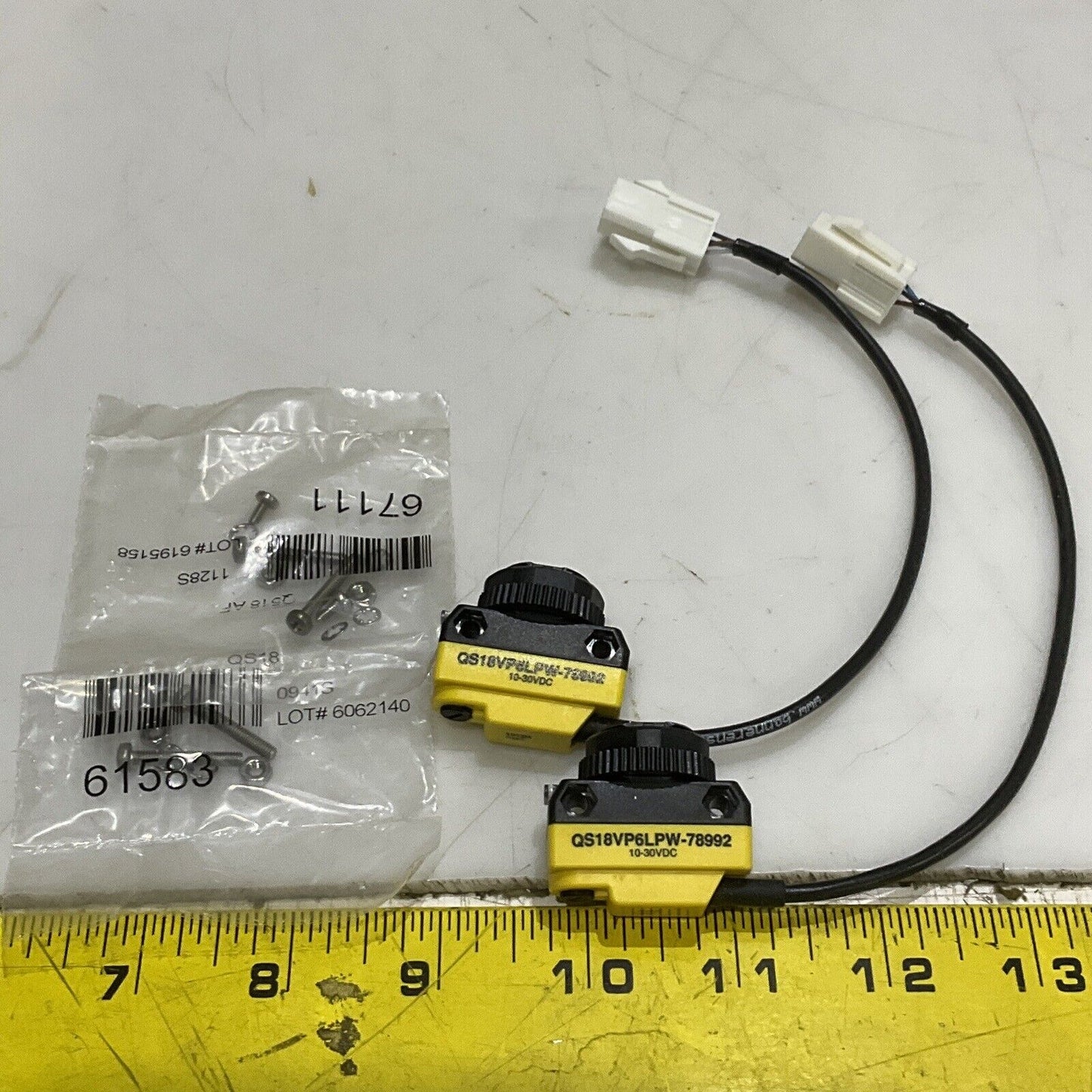 BANNER QS18VP6LPW-78992 PHOTOELECTRIC SENSOR WIDE ANGLE PNP DP 4PIN LOT OF 2 U3S