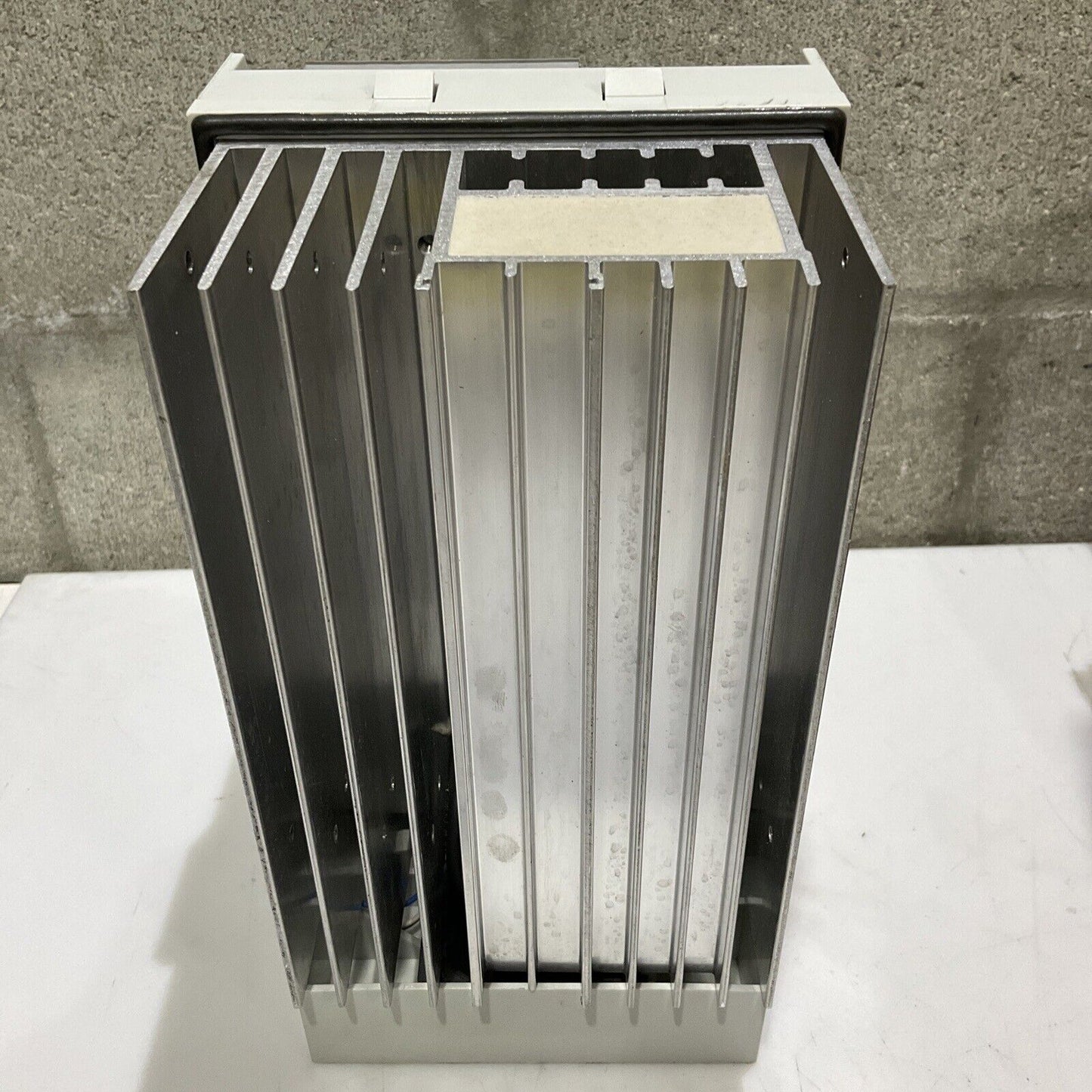 LENZE ECSEE040C48 POWER SUPPLY MODULE U3S