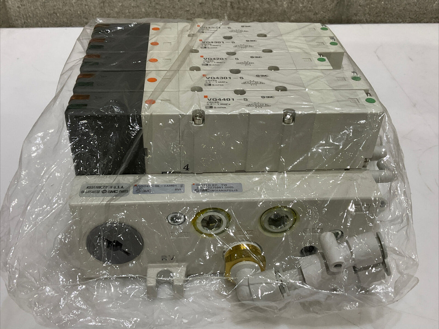 SMC VV5Q41-05-DAM01 MOUNTED MANIFOLD VQ4401-5 VQ4301-51 VQ4201-51 U3S