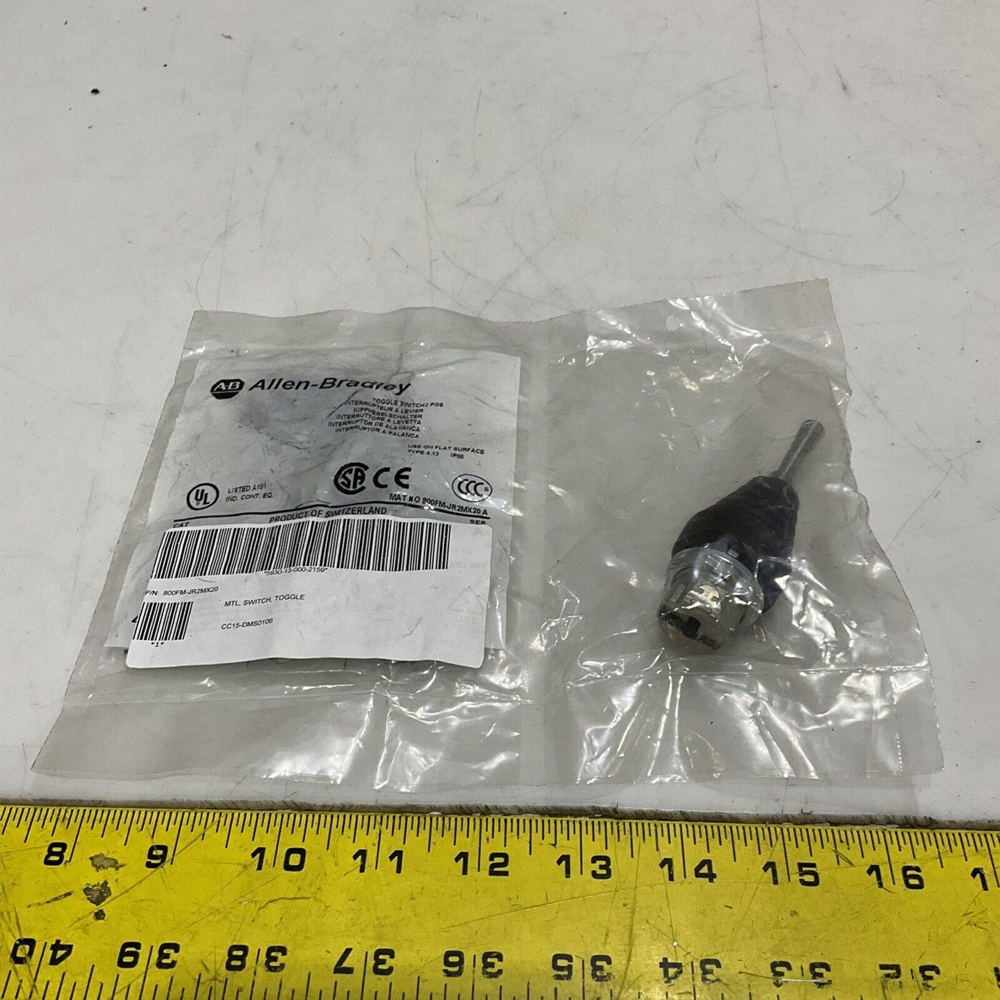 ALLEN BRADLEY 800FM-JR2MX20 TOGGLE SWITCH U3S