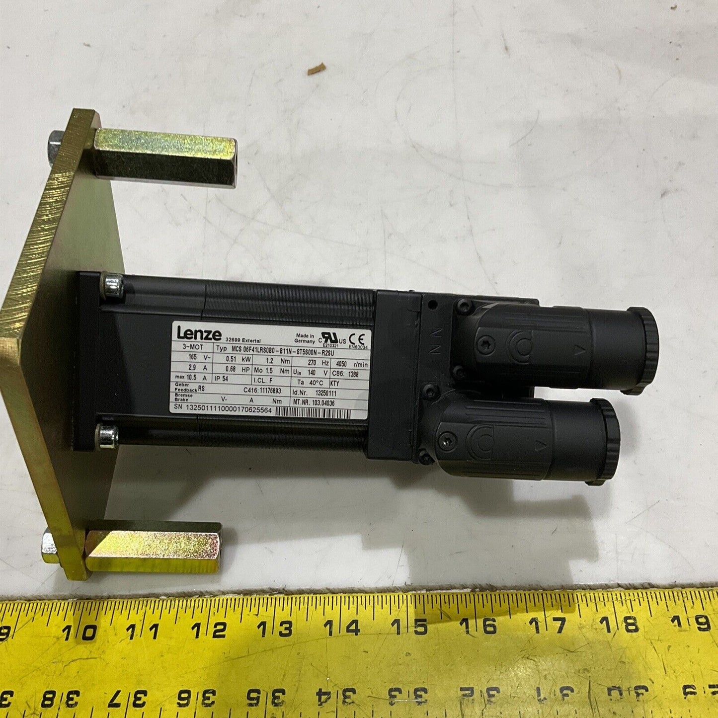 LENZE MCS 06F41LRS0B0-B11N-ST5S00N-R2SU PERFORATED BELT MOTOR ASSEMBLY U3S