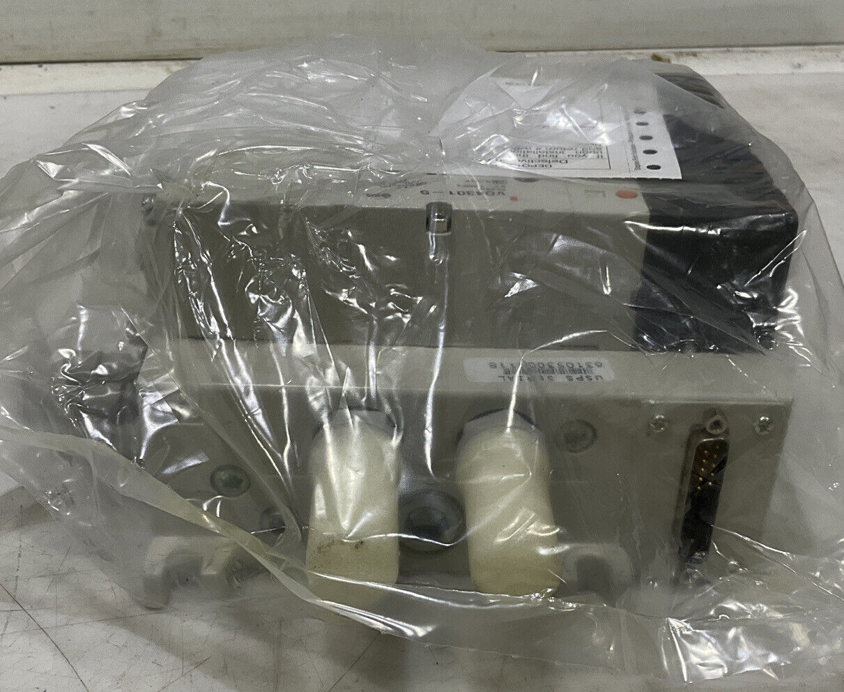SMC VV5Q41-05-DAM01 VQ4301-5 MOUNTED MANIFOLD ASSEMBLY U3S
