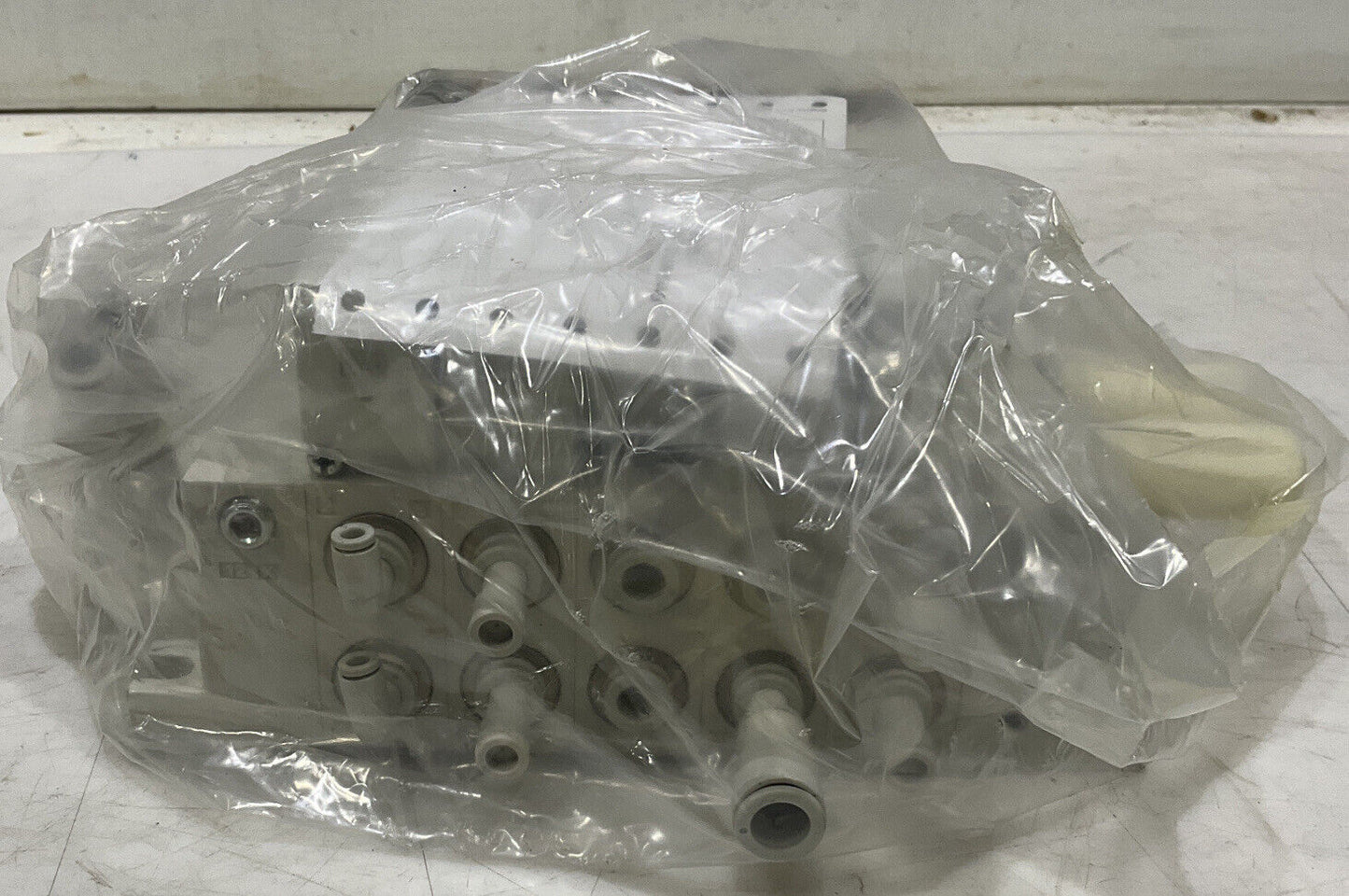 SMC VV5Q41-05-DAM01 VQ4301-5 MOUNTED MANIFOLD ASSEMBLY U3S