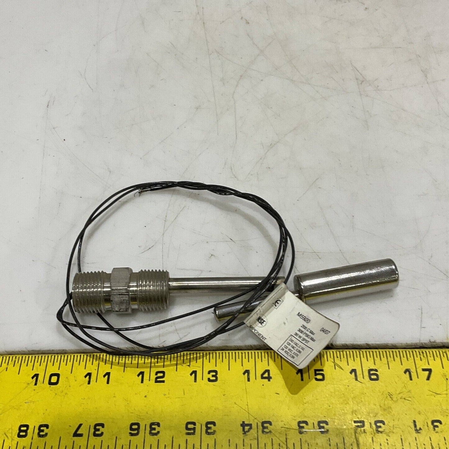 MADISON M5920 LIQUID LEVEL SWITCH 120V .28A 300 PSIG 373