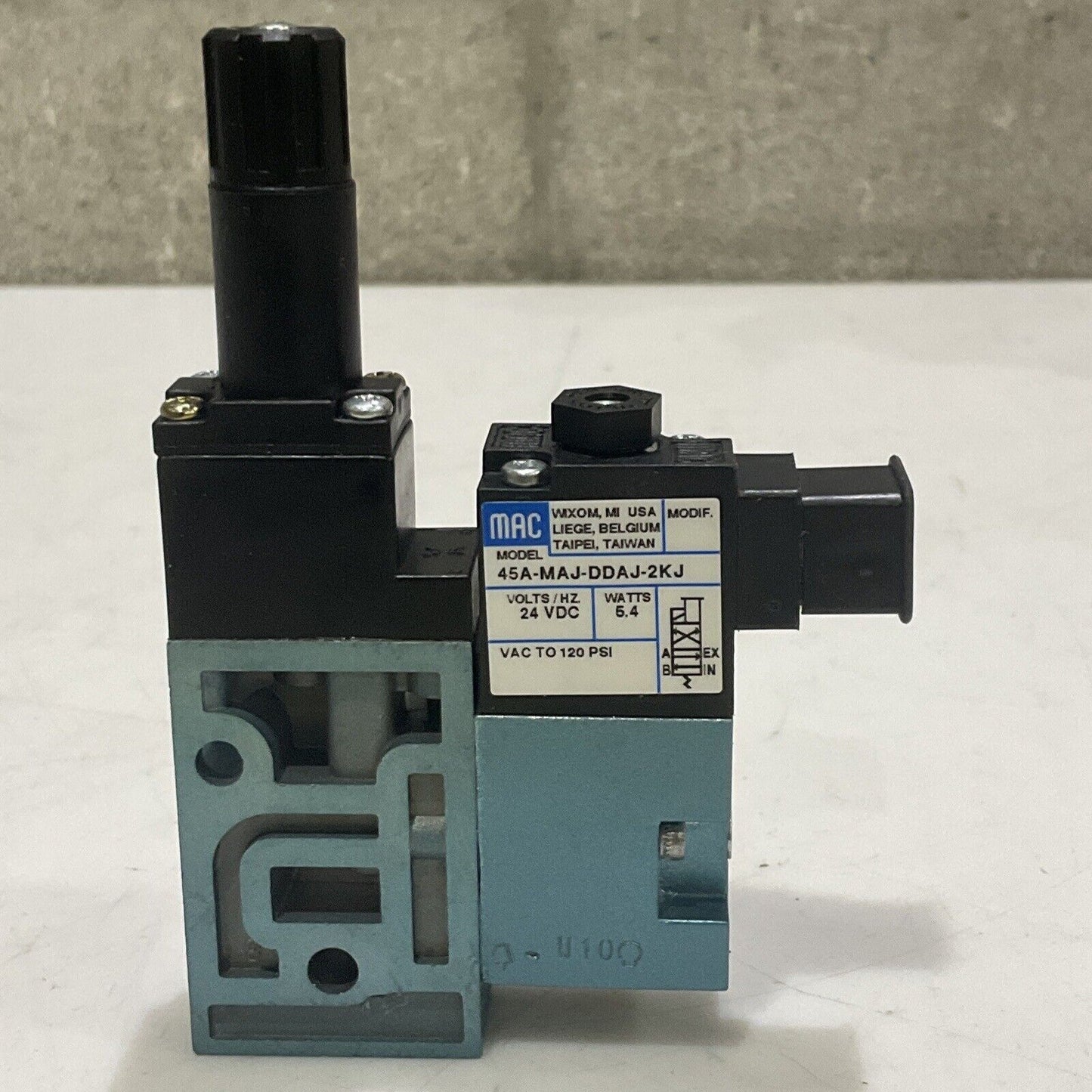 MAC 46A-MAJ-DDAJ-2KJ SUNGLE SOLENOID VALVE SINGLE OPERATOR W/ GAUGE POINT U3S