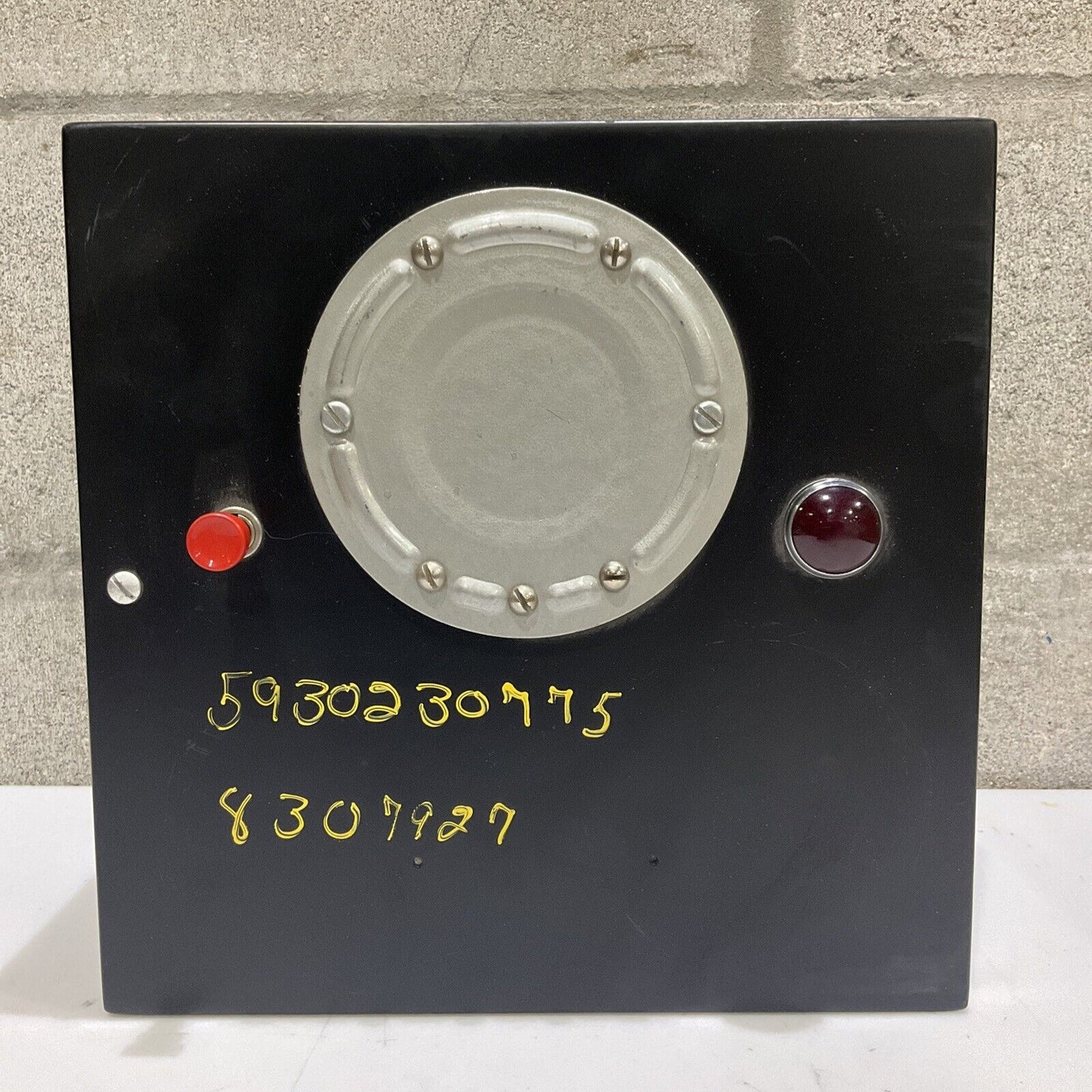 MILTON ROY DL1002 ELECTRIC HOLDER W/PVC LEVEL SWITCH 115V 373