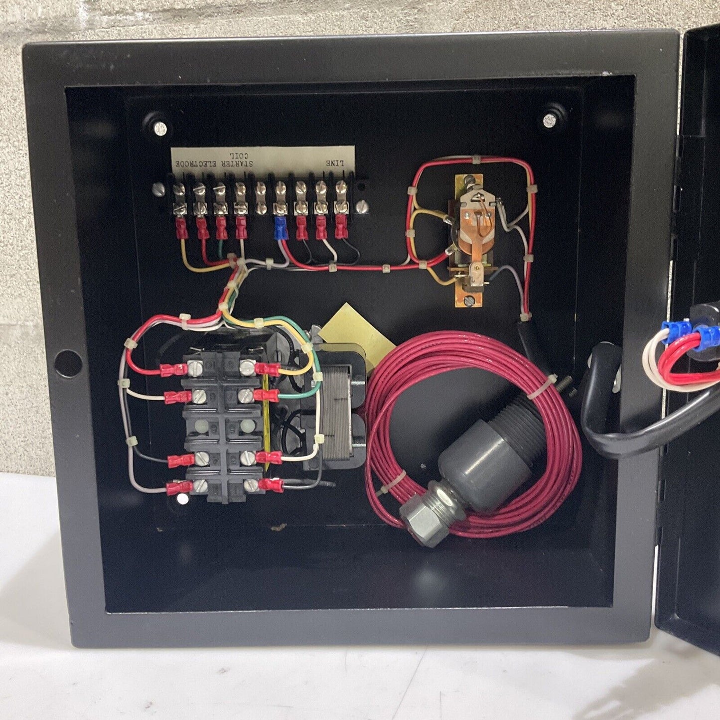 MILTON ROY DL1002 ELECTRIC HOLDER W/PVC LEVEL SWITCH 115V 373