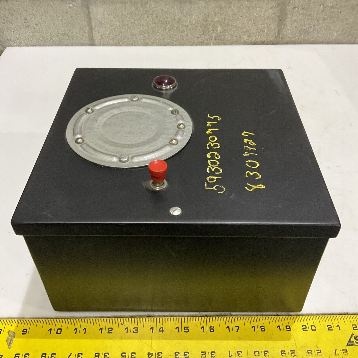 MILTON ROY DL1002 ELECTRIC HOLDER W/PVC LEVEL SWITCH 115V 373