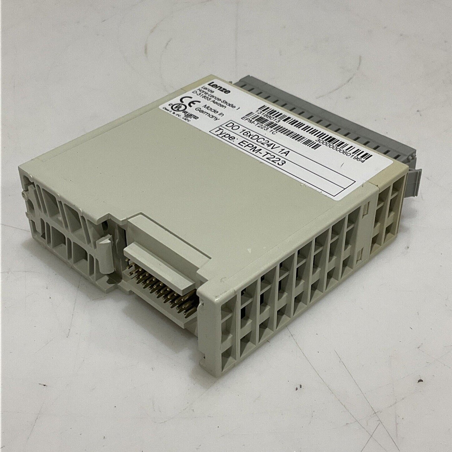 LENZE EPM-T223 DIGITAL OUTPUT MODULE I/O SYSTEM IP20 DOXDC 24V 1A  U3S