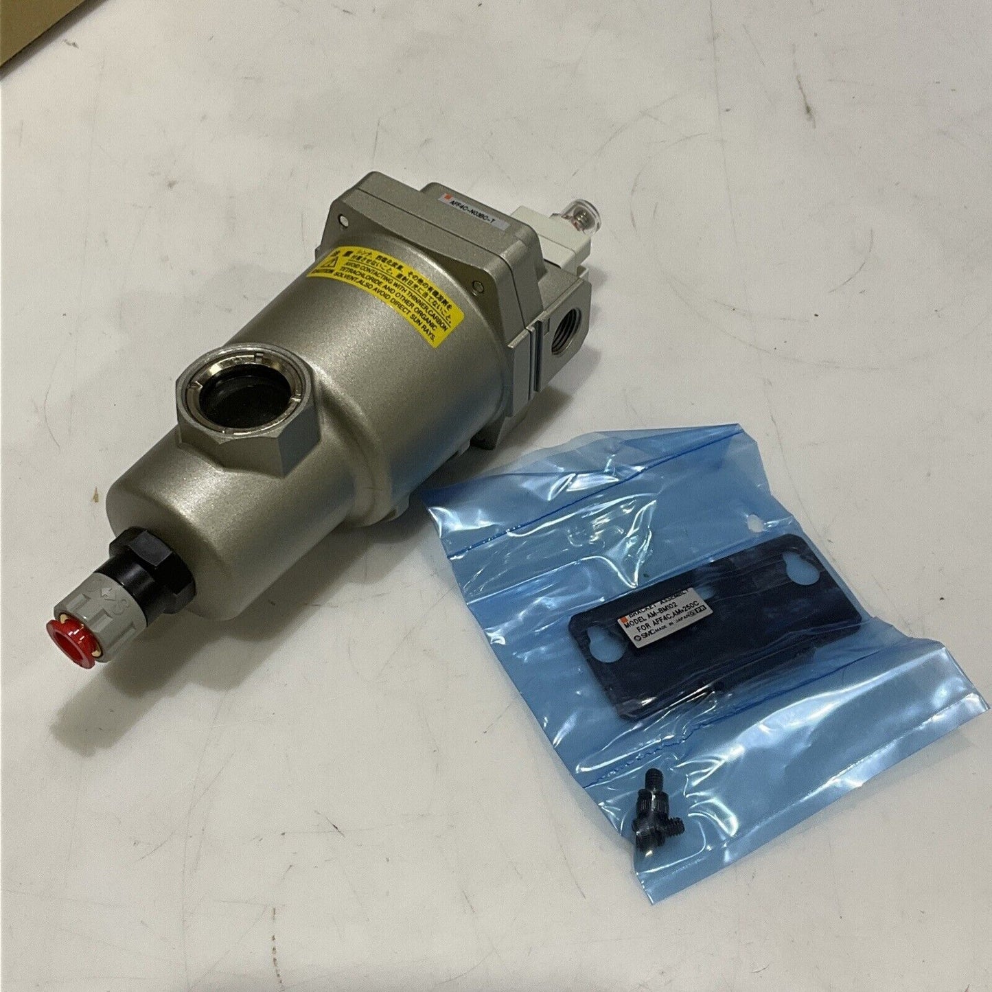 SMC AFF4C-N03BC-T MAIN LINE FILTER W/ BRACKET AM-BM102 U3S