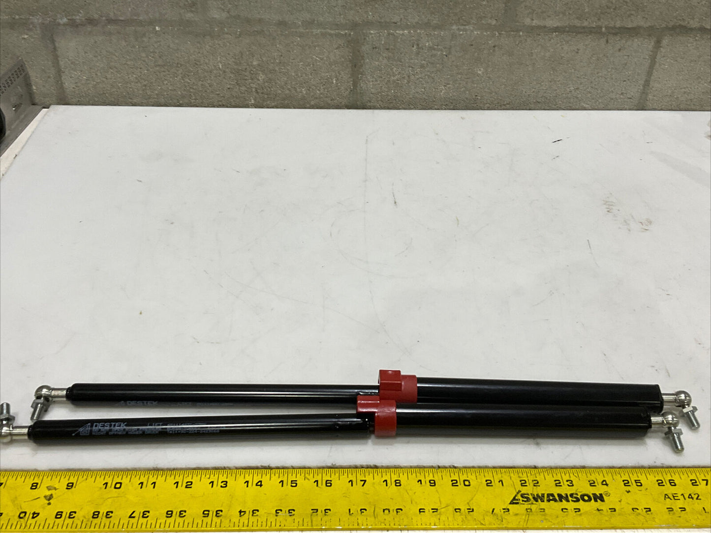 DESTEK 601114231-230N GAS SPRING LOT OF 2 U3S