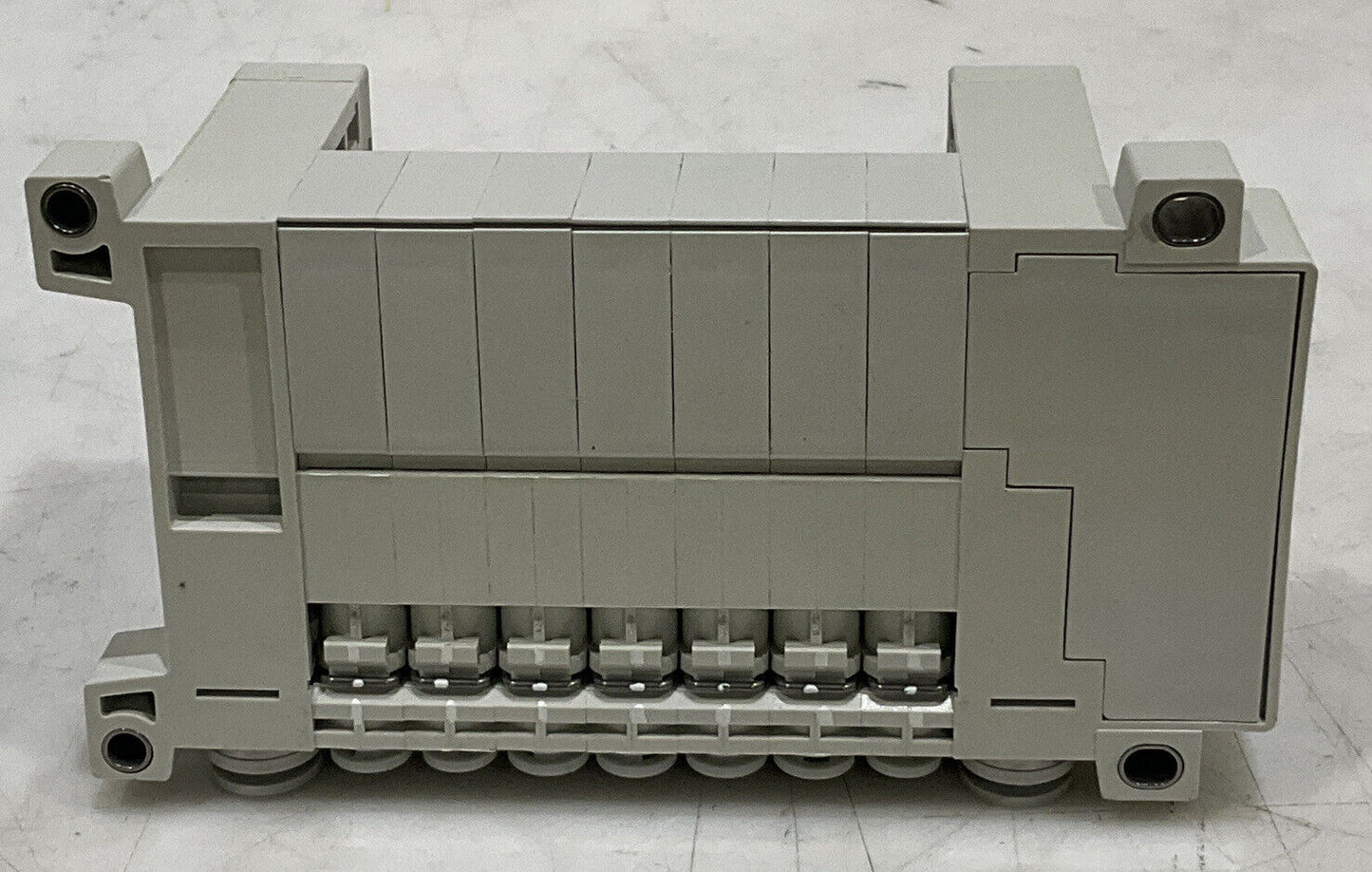 SMC VV5Q11-C01-07-D PNEUMATIC MANIFOLD U3S