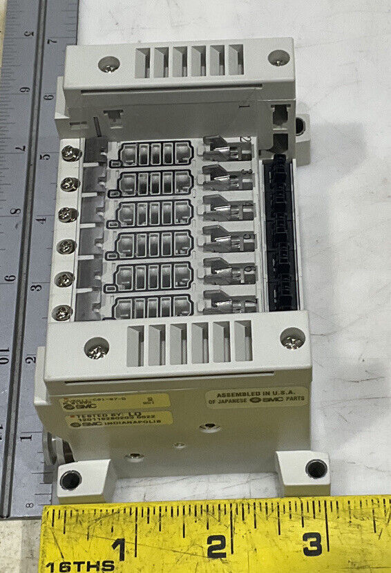 SMC VV5Q11-C01-07-D PNEUMATIC MANIFOLD U3S