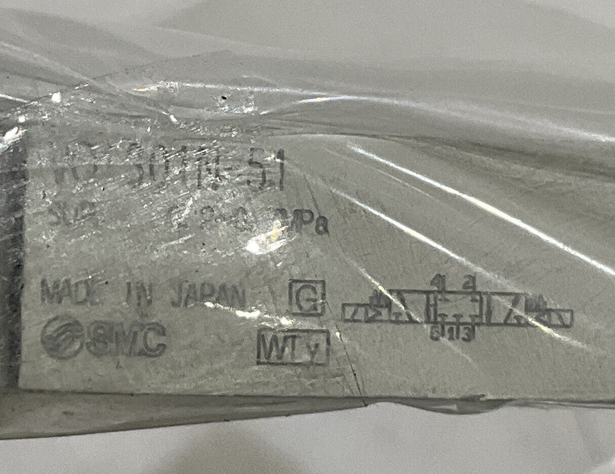 SMC VQ1301N-51 PLUG IN SOLENIOD VALVE LOT OF 2 U3S