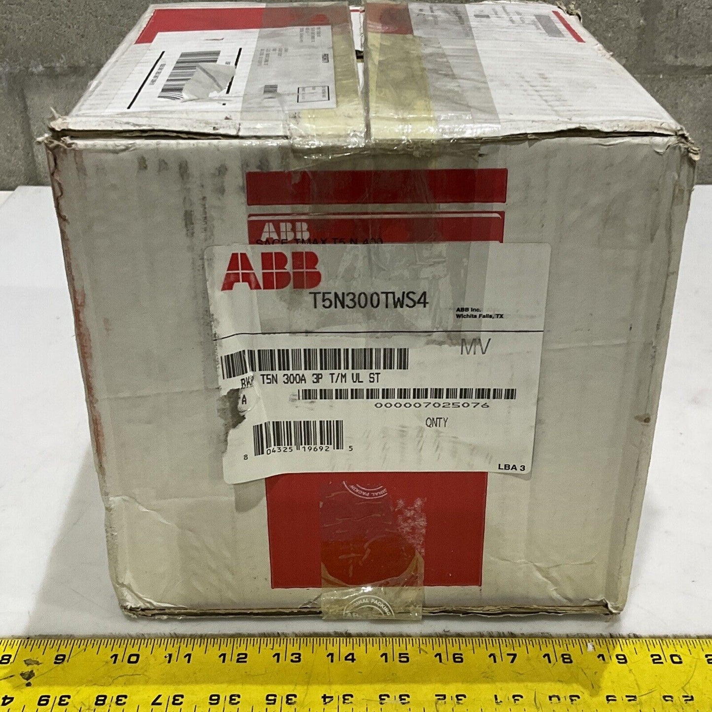 ABB TMAX T5N 300A 400 T5N300TWS4 SACE TMAX T5 N 400 CASE CIRCUIT BREAKER U3S