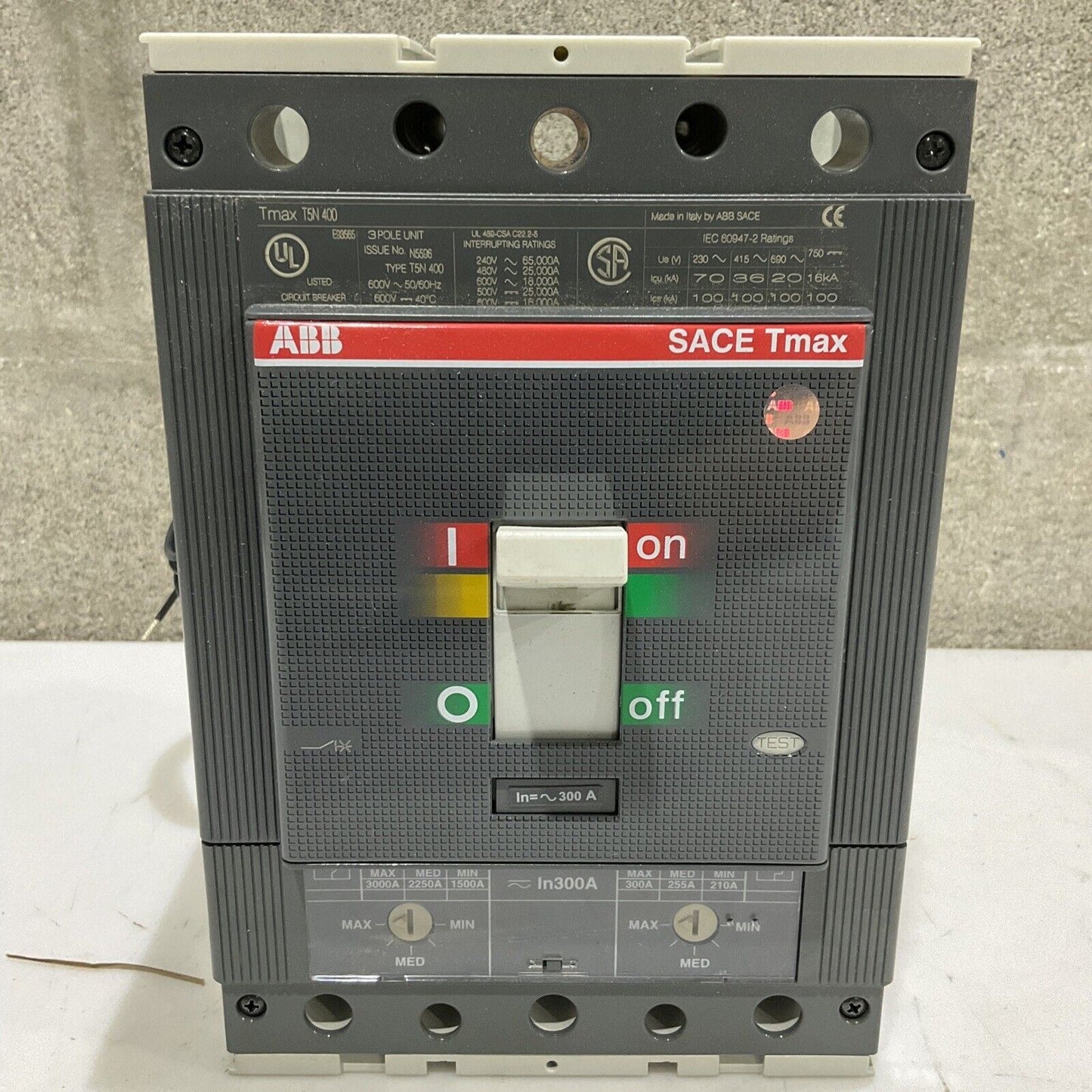 ABB TMAX T5N 300A 400 T5N300TWS4 SACE TMAX T5 N 400 CASE CIRCUIT BREAKER U3S