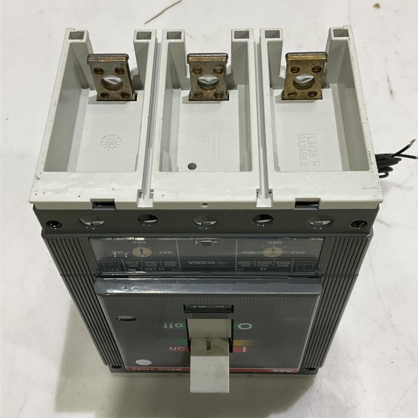 ABB TMAX T5N 300A 400 T5N300TWS4 SACE TMAX T5 N 400 CASE CIRCUIT BREAKER U3S