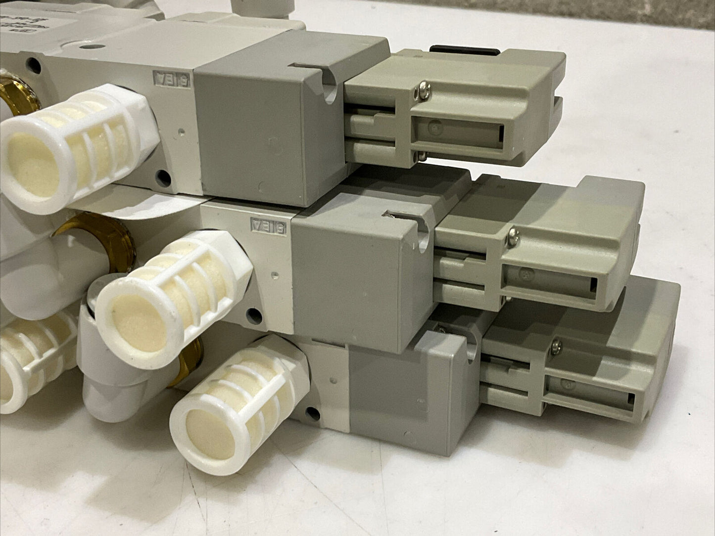 SMC SY9320-5Y0-02F-Q MOUNTED QUICK EXHAUST SOLENOID VALVE LOT OF 3 U3S