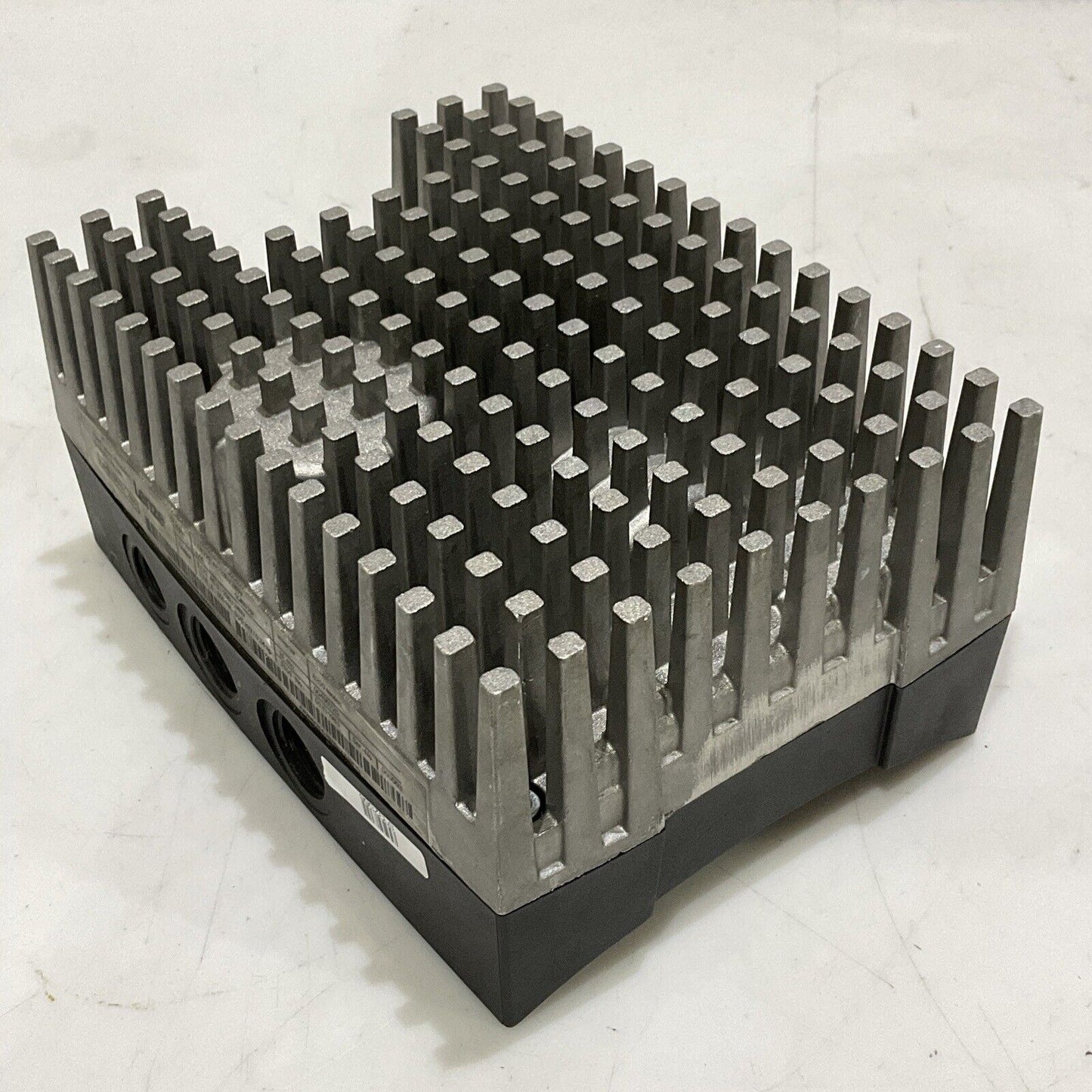 LENZE E82MV251_2B001 INVERTER 8200 MOTEC 230/240V 50/60HZ U3S