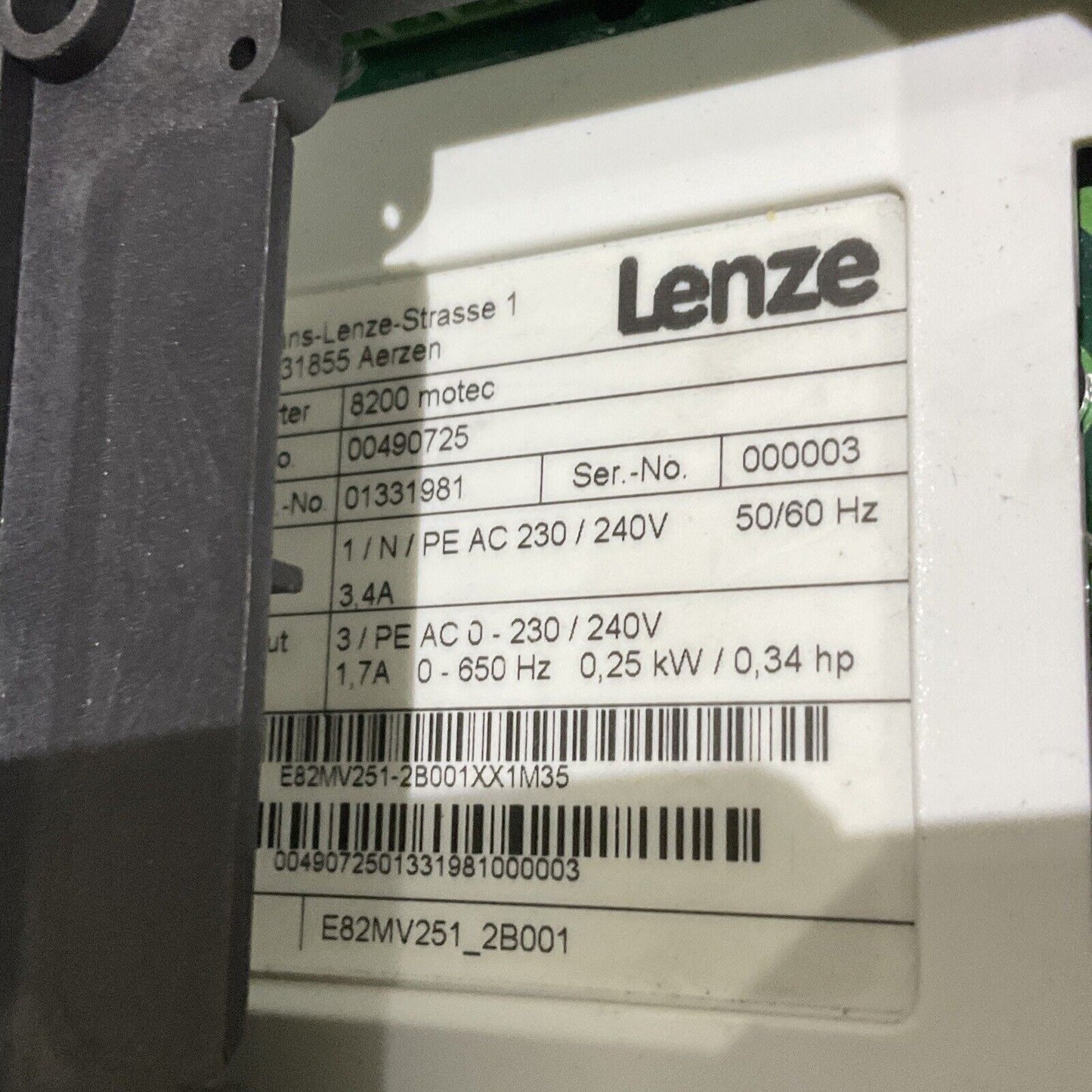 LENZE E82MV251_2B001 INVERTER 8200 MOTEC 230/240V 50/60HZ U3S