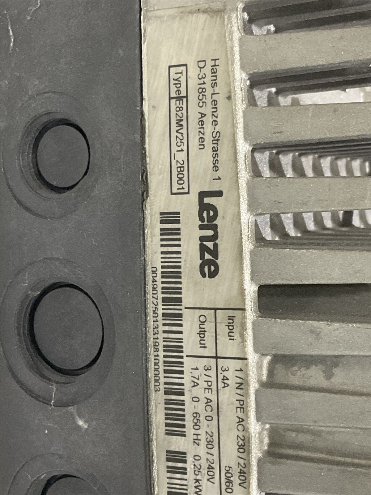 LENZE E82MV251_2B001 INVERTER 8200 MOTEC 230/240V 50/60HZ U3S