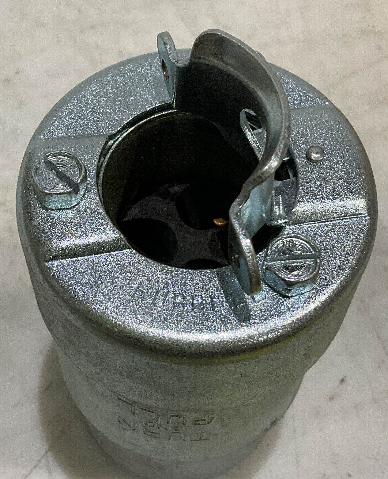 TWIST-LOCK 7762 3-WIRE CONNECTOR BODY 373