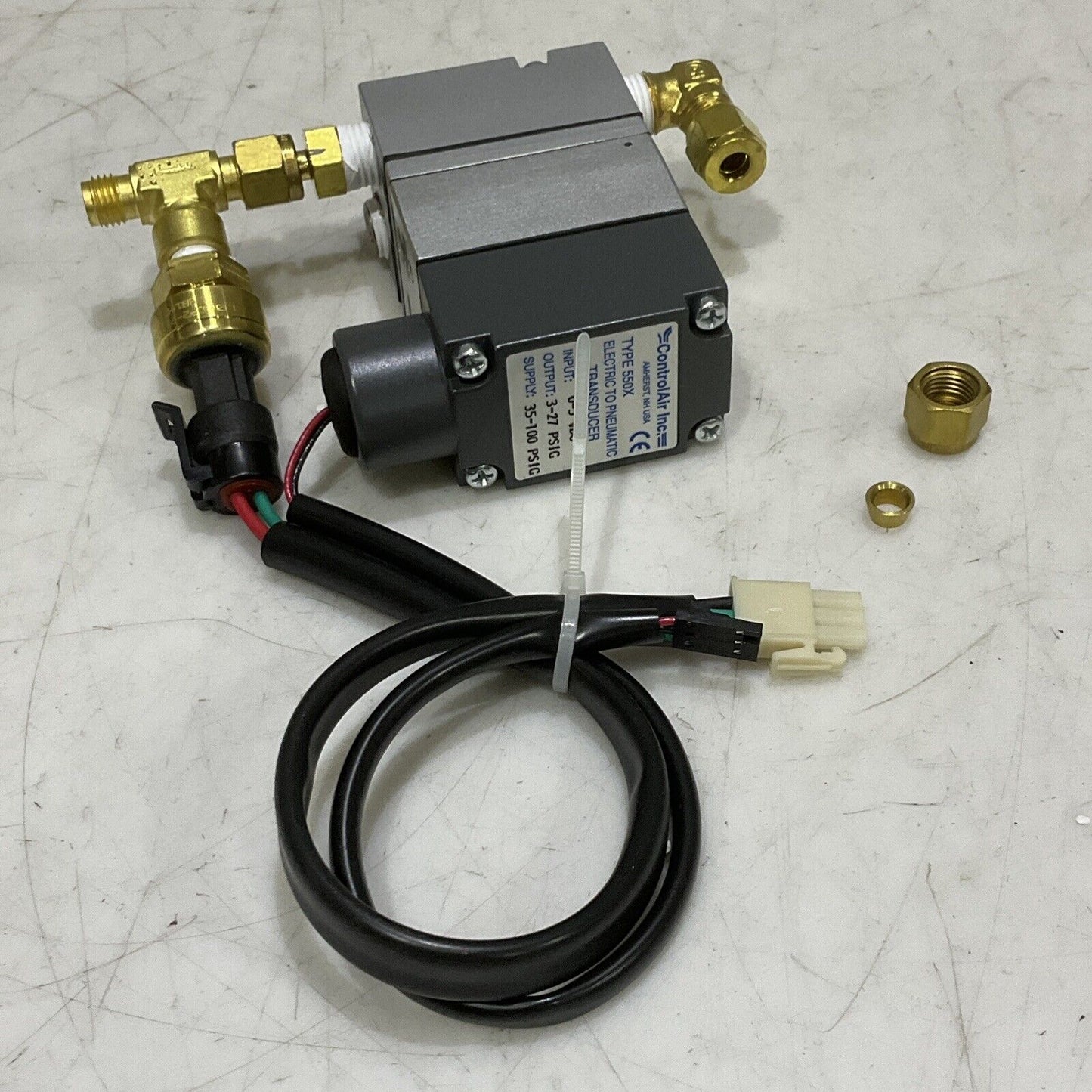 CONTROLAIR INC 550X ELECTRIC TO PNEUMATIC TRANSDUCER 0-5V 3-27PSIG 35-100 373