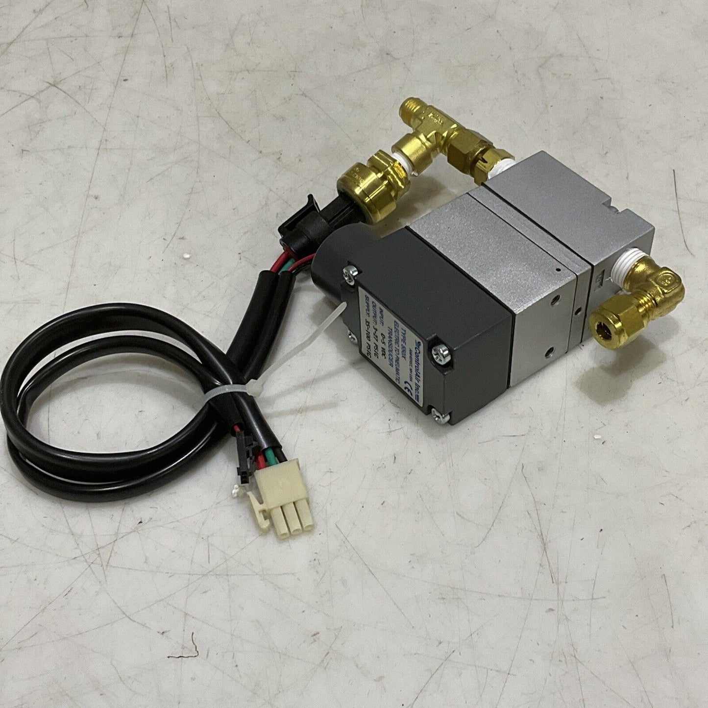 CONTROLAIR INC 550X ELECTRIC TO PNEUMATIC TRANSDUCER 0-5V 3-27PSIG 35-100 373