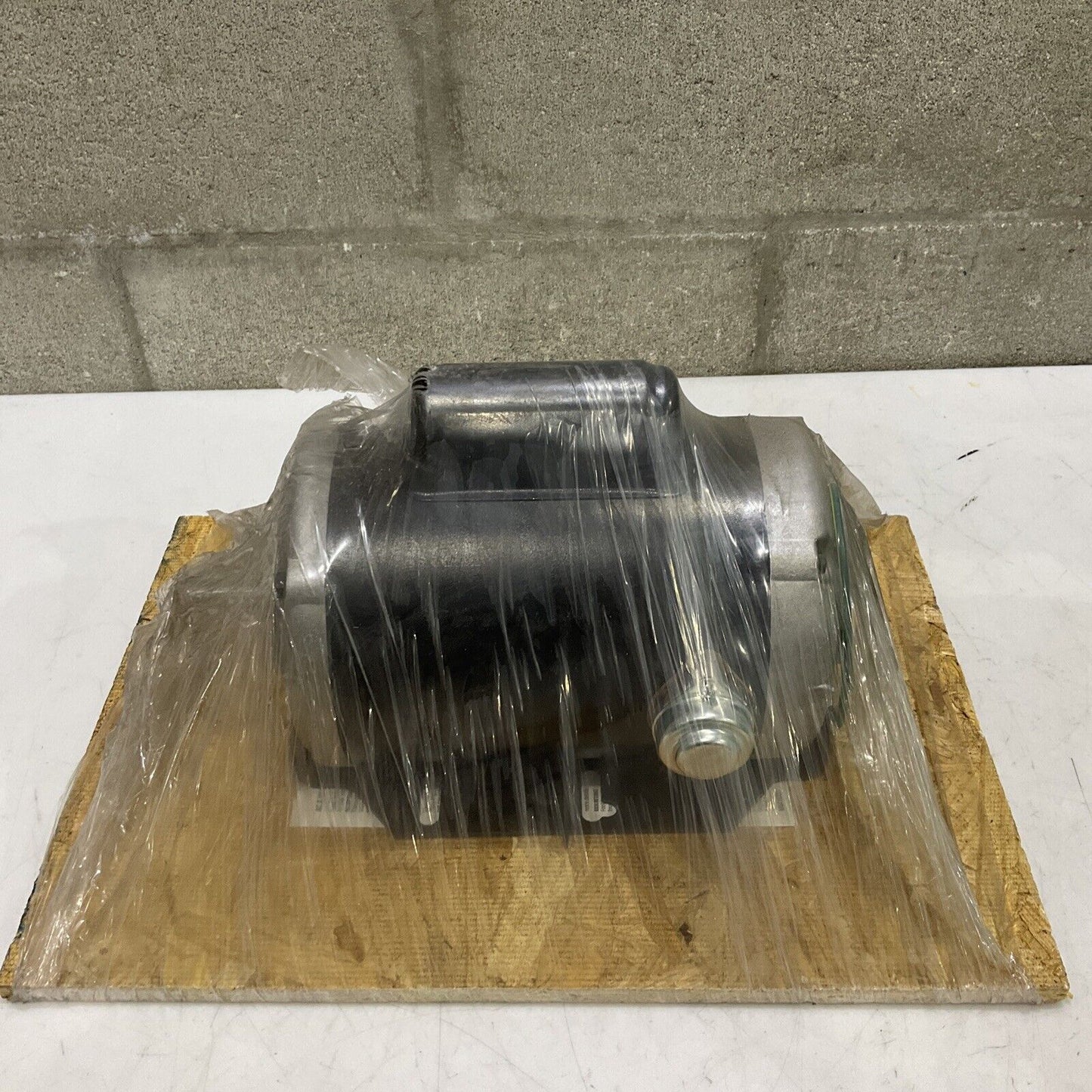 BALDOR RELIANCE RL1209A INDUSTRIAL MOTOR .5 HP 115/230V 8.4/4.2HZ 1725RPM 373