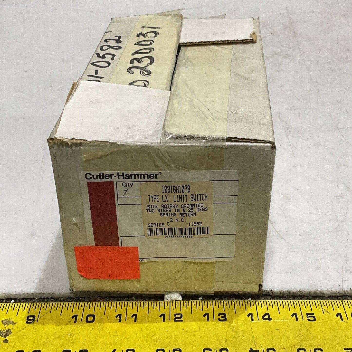 EATON CUTLER HAMMER 10316H1078 PILOT DUTY LIMIT SWITCH TYPE LX 600V SERIES C 373