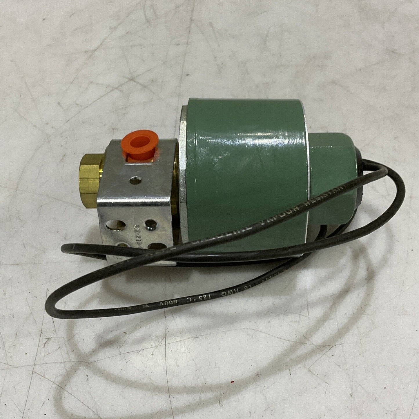 ASCO 8320B137 3NO 20278SH4 RED HAT SOLENOID VALVE 120/60 1/8 373