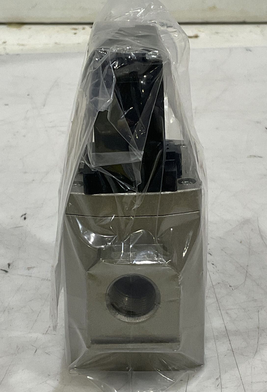 SMC AV3000-N03-5D0Z SOFT START-UP VALVE U3S