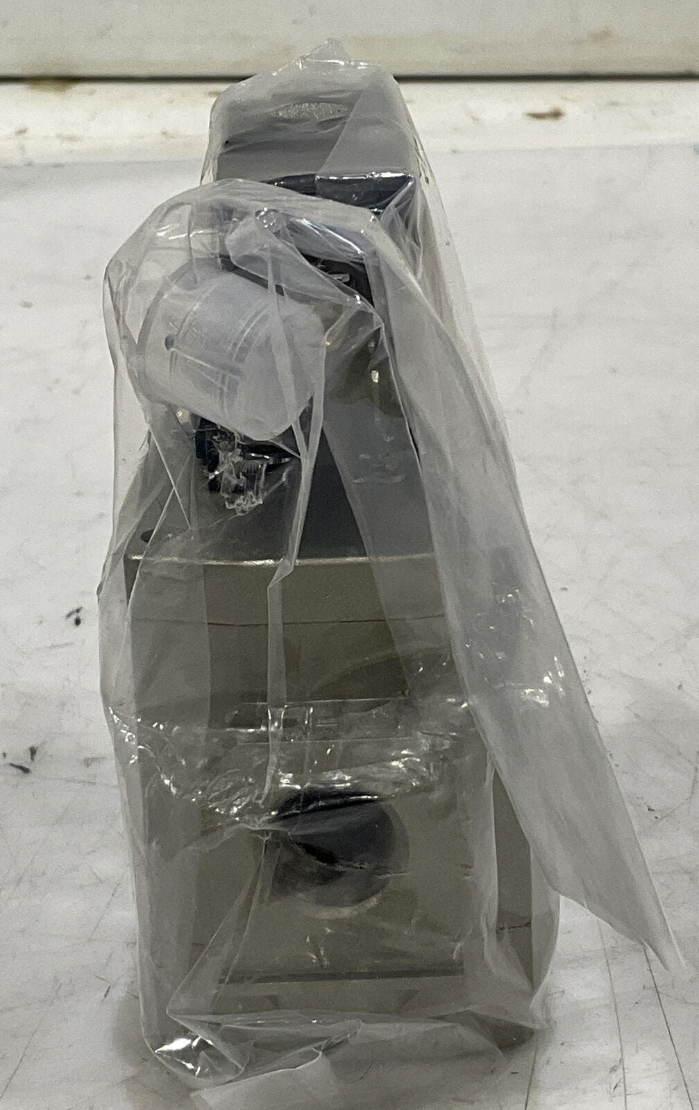 SMC AV3000-N03-5D0Z SOFT START-UP VALVE U3S