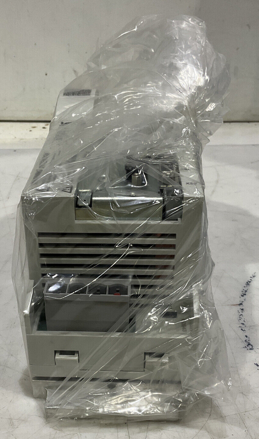LENZE ECSCA008C4B 0-600HZ SERVO POWER SUPPLY U3S