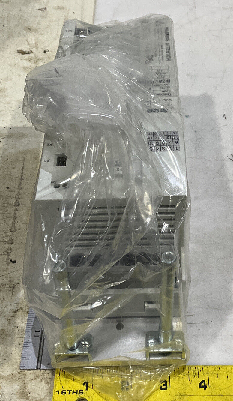 LENZE ECSCA008C4B 0-600HZ SERVO POWER SUPPLY U3S