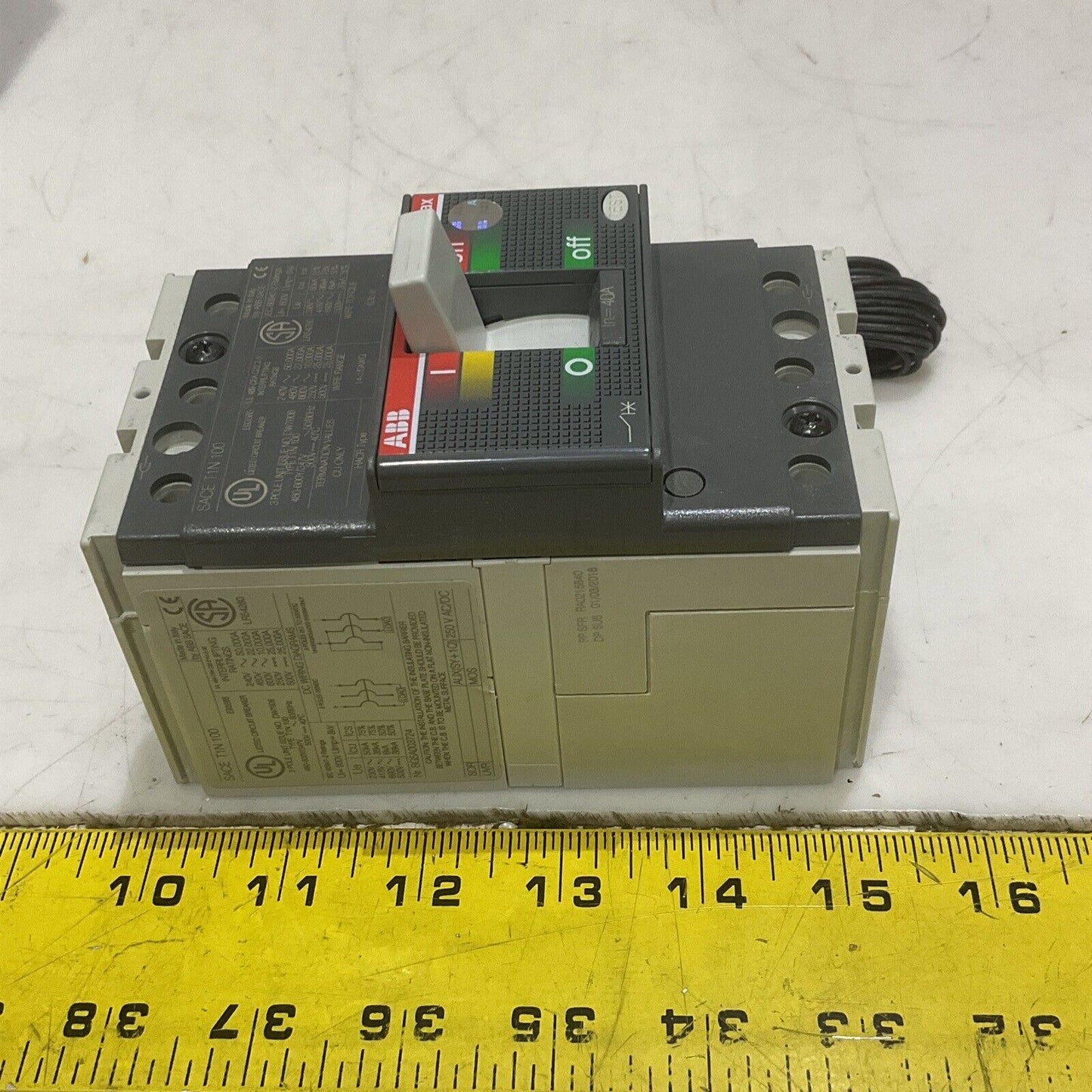 ABB SACE T1N 100 SACE TMAX T1N040TLA CIRCUIT BREAKER 40A 3POLE U3S