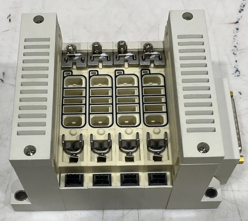 SMC VV5Q21-04C4FSO-S-X50US PNEUMATIC MANIFOLD U3S