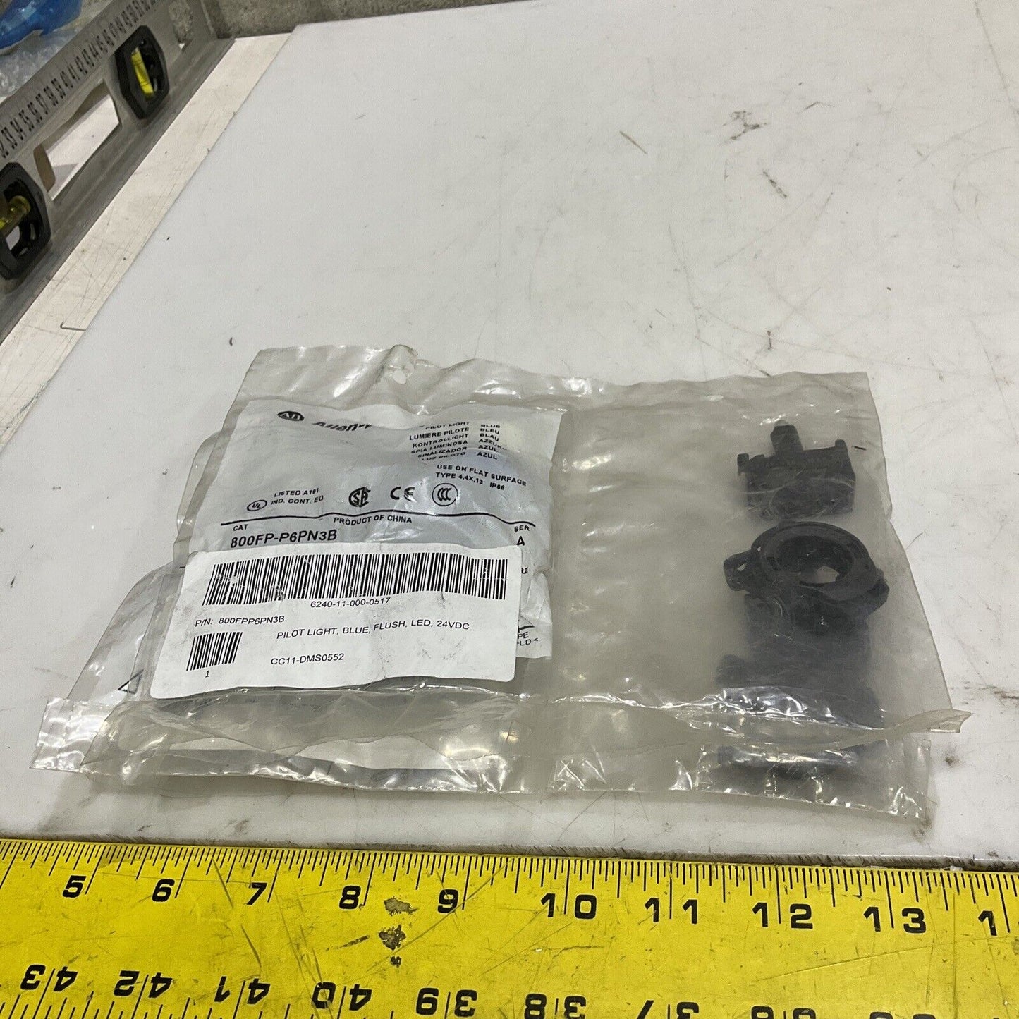 AB ALLEN BRADLEY 800FP-P6PN3B PILOT LIGHT FLUSH BLUE LED 24 VDC LOT OF 2 U3S